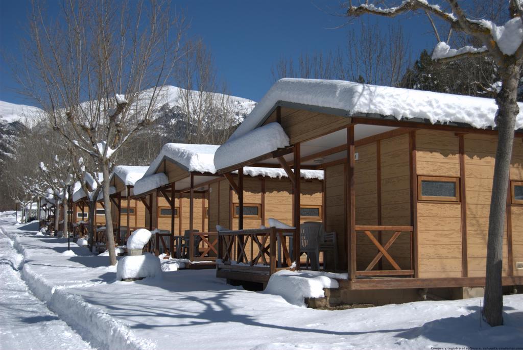 Camping L'Espelt La Pobla de Lillet Zewnętrze zdjęcie